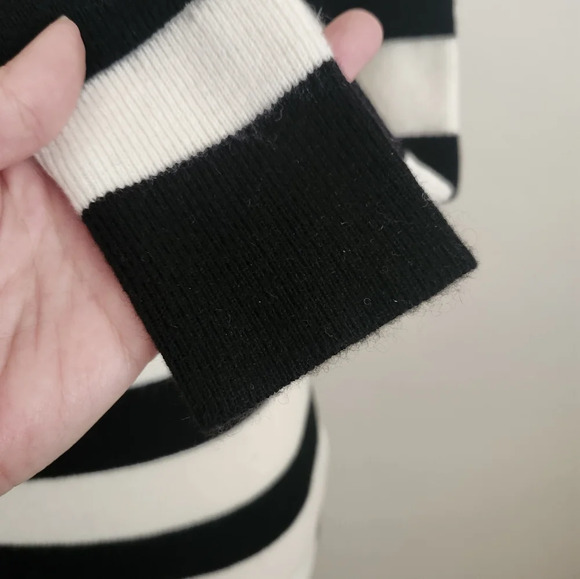 Le Superbe Observatory Wool & Cashmere Turtleneck Sweater - Picture 3 of 11